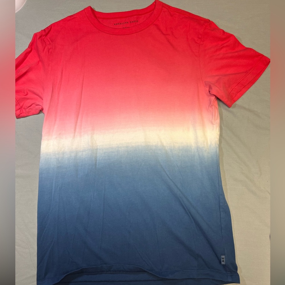 GRAPHIC TEES